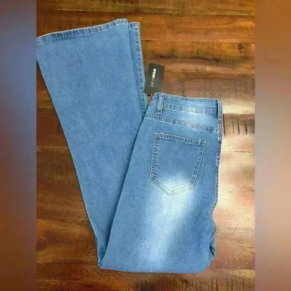 Shevis Nova Jeans size Large Flare - Picture 1 of 3